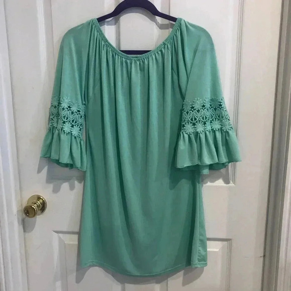 Winn Winn women’s top - Picture 3 of 3